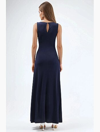 Vestido maxi cor areia com detalhe de racha e franzidos hiccup