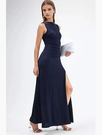 Vestido maxi cor areia com detalhe de racha e franzidos hiccup