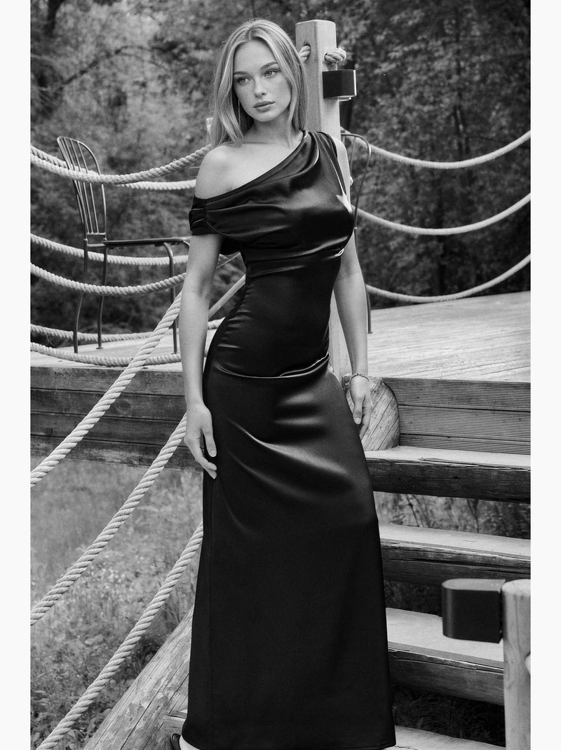 Vestido maxi de cetim bodycon com gola assimétrica hiccup Preto - Kiabi