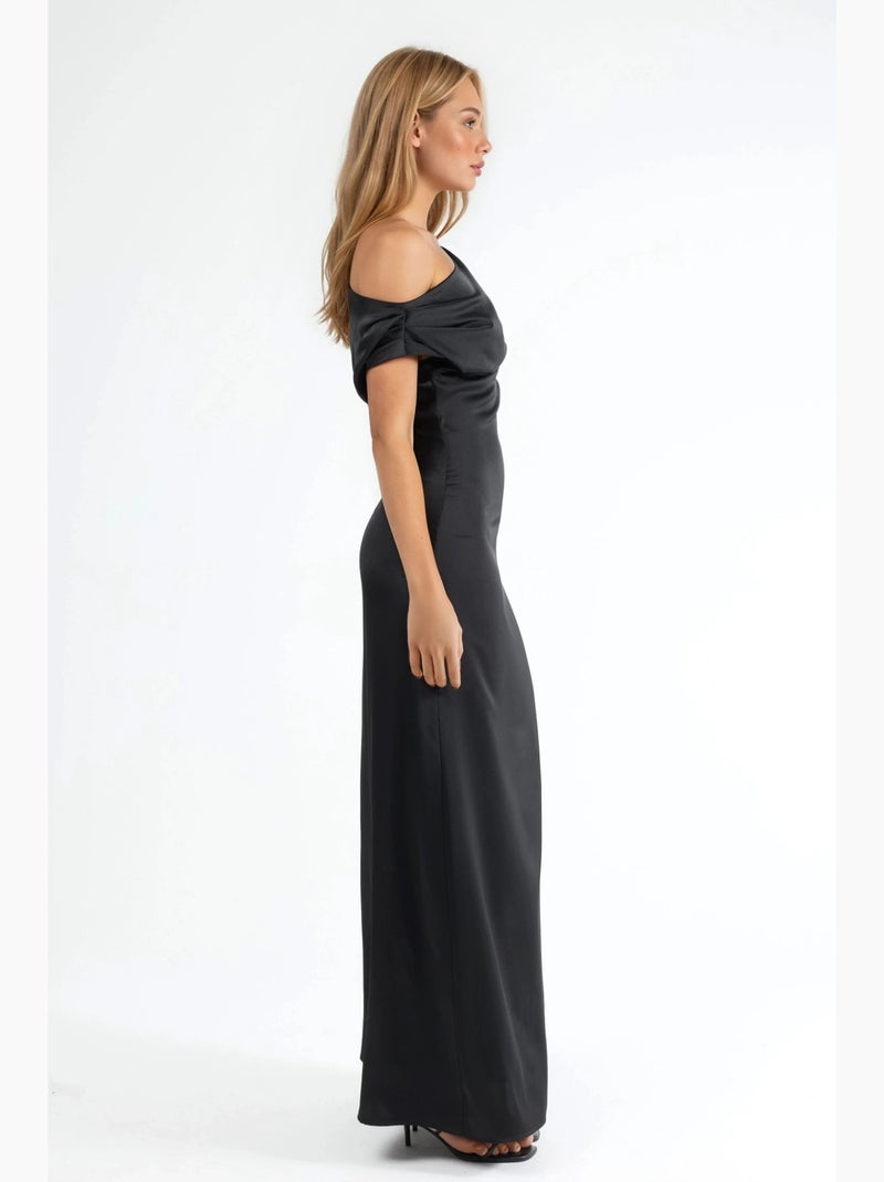 Vestido maxi de cetim bodycon com gola assimétrica hiccup Preto - Kiabi
