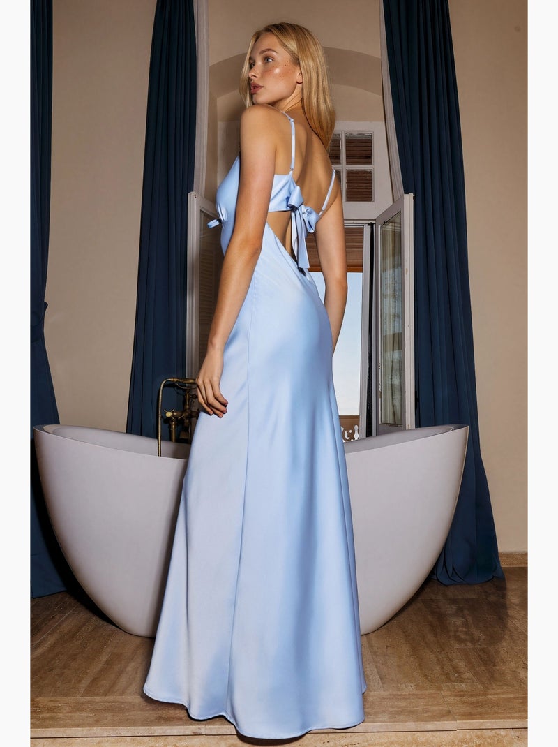 Vestido maxi de cetim com detalhe cut-out e laço à frente hiccup Azul-céu - Kiabi