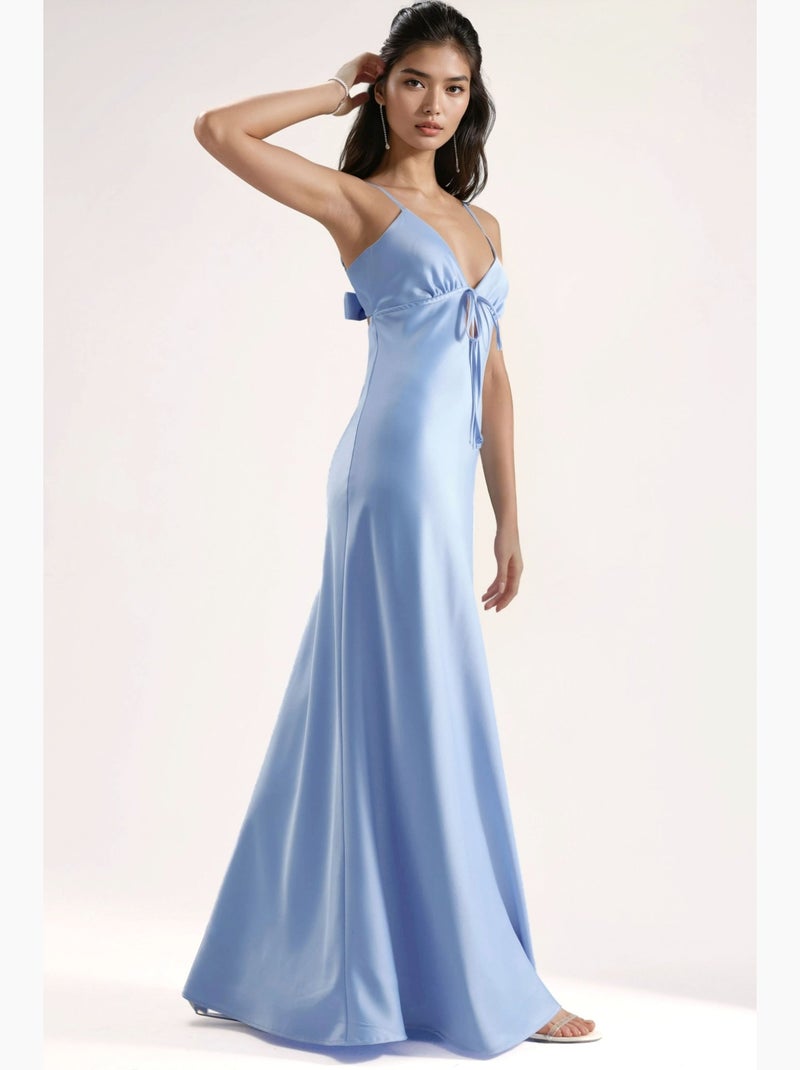 Vestido maxi de cetim com detalhe cut-out e laço à frente hiccup Azul-céu - Kiabi