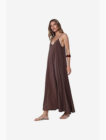 Vestido maxi de cetim sem mangas busem