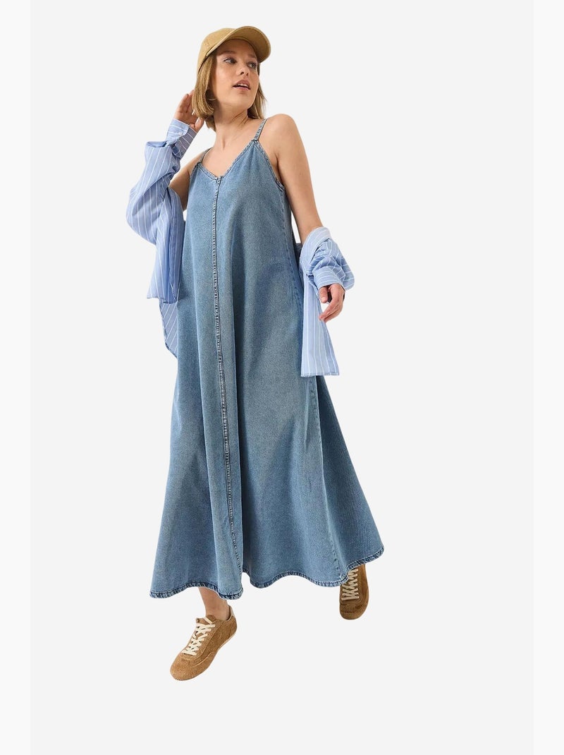 Vestido maxi de ganga com decote em v e fecho de botões lucci Azul claro - Kiabi