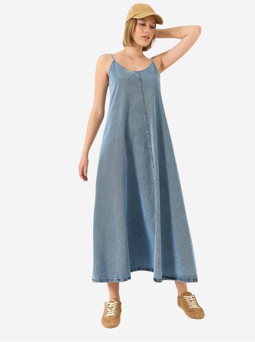 Vestido maxi de ganga com decote em v e fecho de botões lucci - Kiabi Vestido maxi de ganga com decote em v e fecho de botões lucci - Kiabi