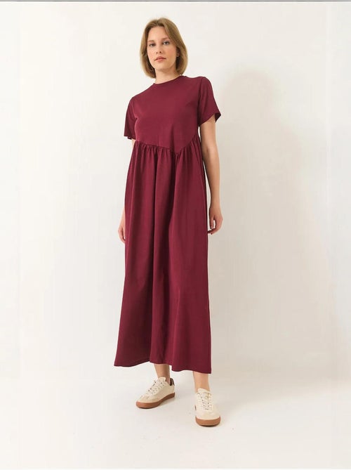 Vestido maxi de malha solta com decote redondo lucci - Kiabi Vestido maxi de malha solta com decote redondo lucci - Kiabi