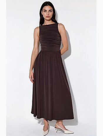 Vestido maxi em linha a com decote barco hiccup