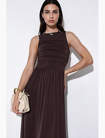 Vestido maxi em linha a com decote barco hiccup