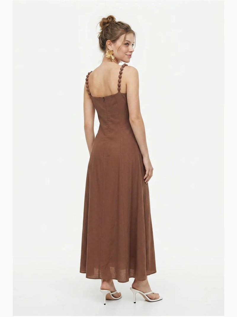Vestido maxi em linha a sem mangas com decote quadrado lucci Castanho - Kiabi