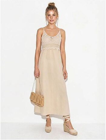 Vestido maxi em linha a sem mangas com detalhe em renda lucci