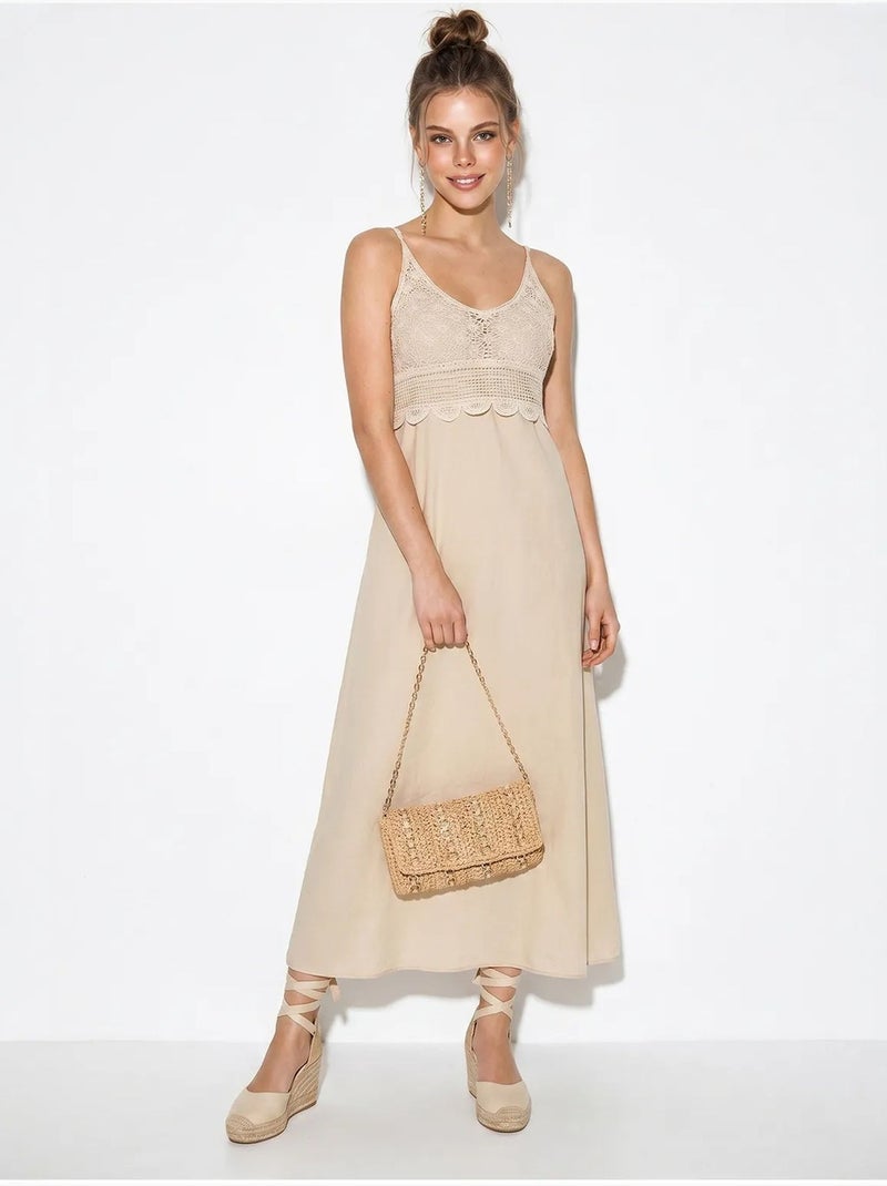 Vestido maxi em linha a sem mangas com detalhe em renda lucci Bege-argila - Kiabi