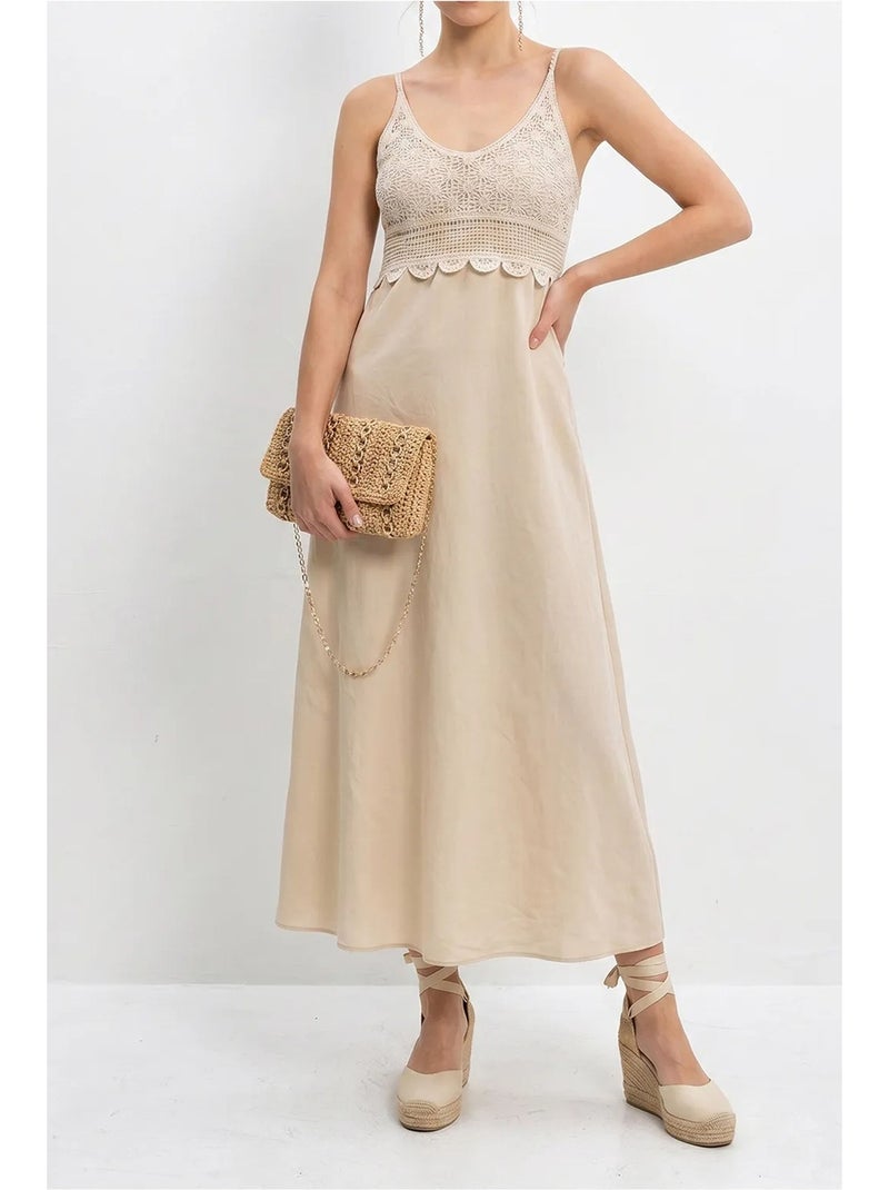 Vestido maxi em linha a sem mangas com detalhe em renda lucci Bege-argila - Kiabi