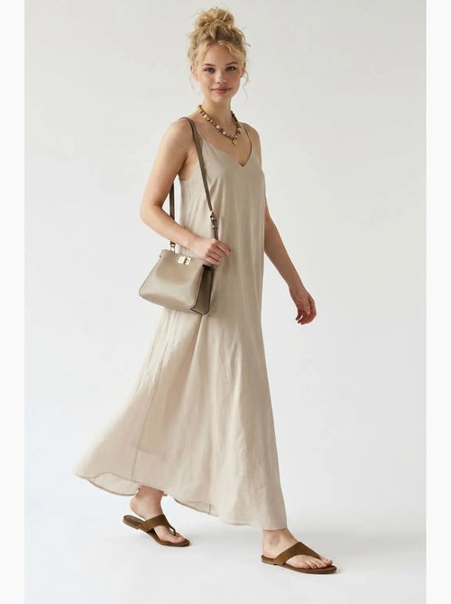 Vestido maxi em linha a sem mangas mixray - Kiabi Vestido maxi em linha a sem mangas mixray - Kiabi
