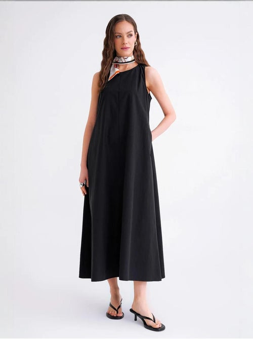 Vestido maxi em popelina com bolsos mixray - Kiabi Vestido maxi em popelina com bolsos mixray - Kiabi