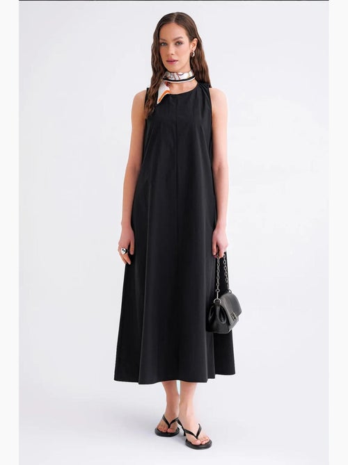 Vestido maxi em popelina com bolsos mixray - Kiabi Vestido maxi em popelina com bolsos mixray - Kiabi