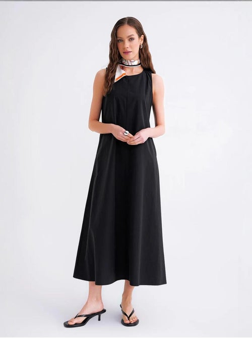 Vestido maxi em popelina com bolsos mixray - Kiabi Vestido maxi em popelina com bolsos mixray - Kiabi