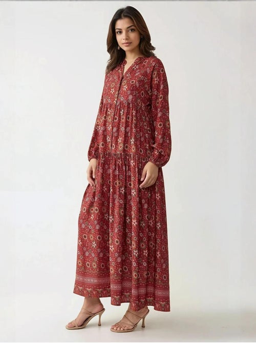 Vestido maxi estampado com decote em v e botões hiccup - Kiabi Vestido maxi estampado com decote em v e botões hiccup - Kiabi