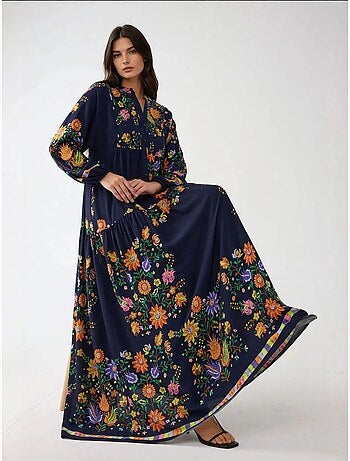 Vestido maxi estampado com decote em v e detalhe de botões hiccup