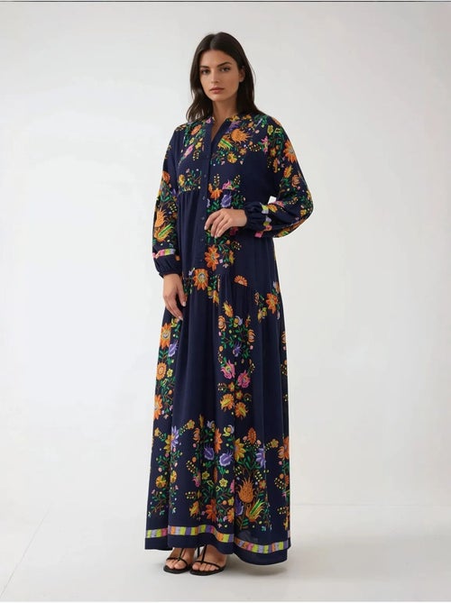 Vestido maxi estampado com decote em v e detalhe de botões hiccup - Kiabi Vestido maxi estampado com decote em v e detalhe de botões hiccup - Kiabi