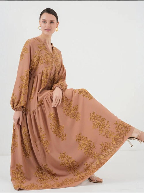 Vestido maxi estampado com decote em v e fecho de botões bdart - Kiabi Vestido maxi estampado com decote em v e fecho de botões bdart - Kiabi