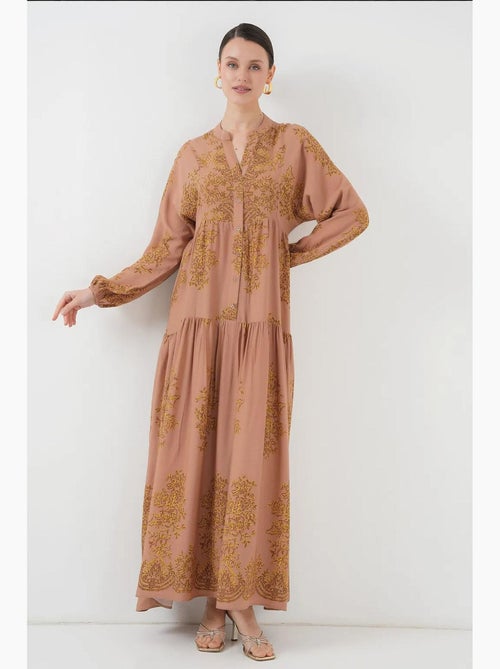 Vestido maxi estampado com decote em v e fecho de botões bdart - Kiabi Vestido maxi estampado com decote em v e fecho de botões bdart - Kiabi
