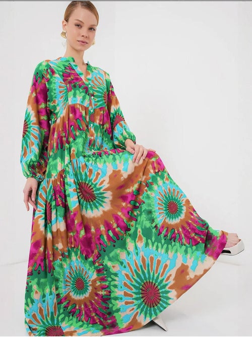 Vestido maxi estampado com decote em v e fecho de botões bdart - Kiabi Vestido maxi estampado com decote em v e fecho de botões bdart - Kiabi