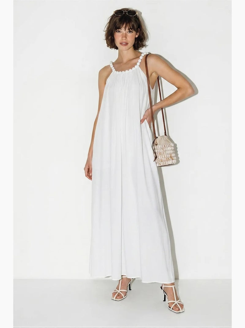 Vestido maxi feminino com decote halter e bolso lucci Branco - Kiabi