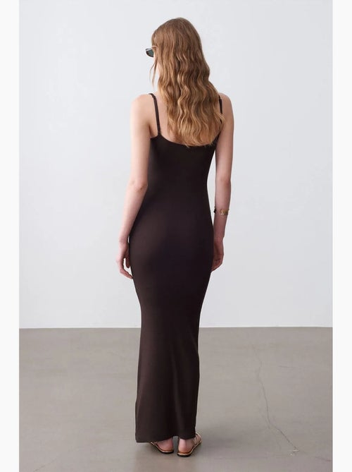 Vestido maxi justo canelado dilvin - Kiabi Vestido maxi justo canelado dilvin - Kiabi