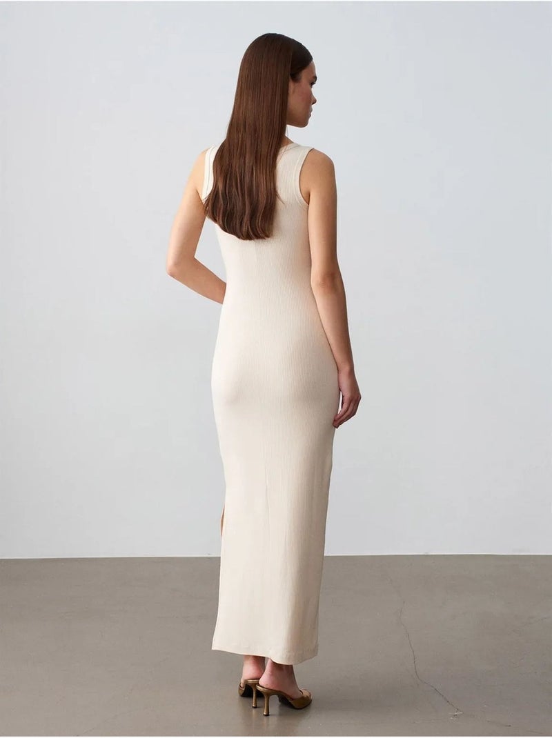 Vestido maxi justo sem mangas canelado dilvin Bege natural - Kiabi
