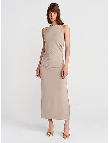 Vestido maxi justo sem mangas com racha dilvin