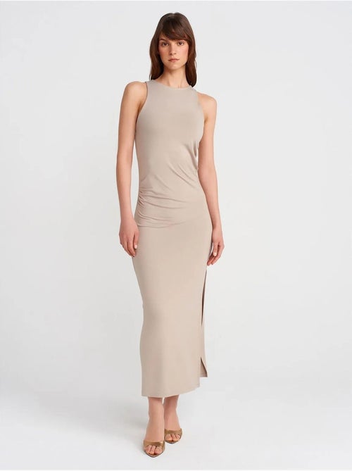 Vestido maxi justo sem mangas com racha dilvin - Kiabi Vestido maxi justo sem mangas com racha dilvin - Kiabi