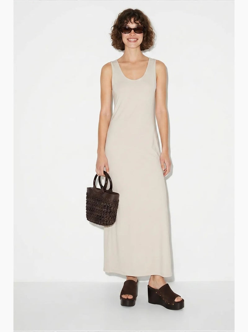 Vestido maxi reto sem mangas com fenda lucci Areia - Kiabi