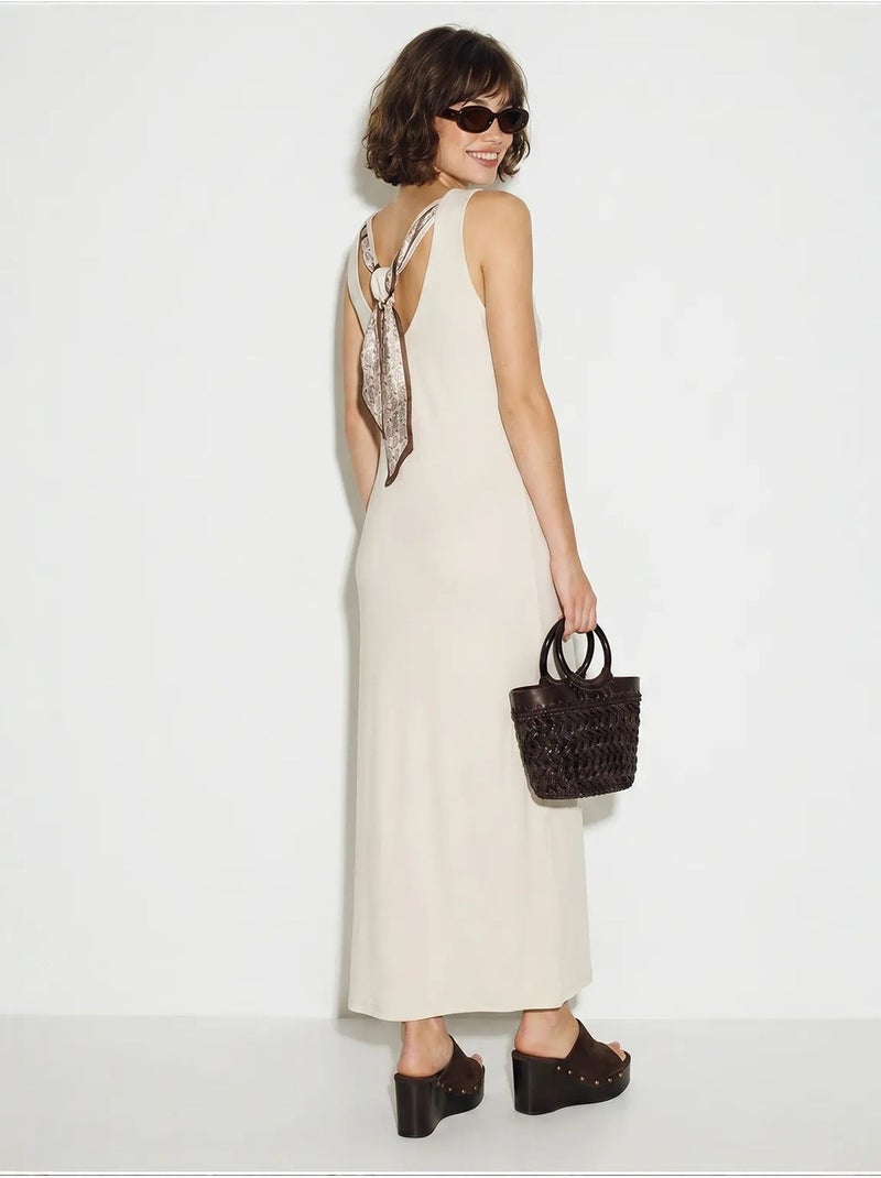 Vestido maxi reto sem mangas com fenda lucci Areia - Kiabi
