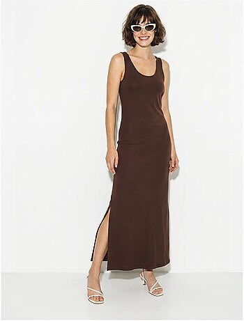 Vestido maxi reto sem mangas com fenda lucci