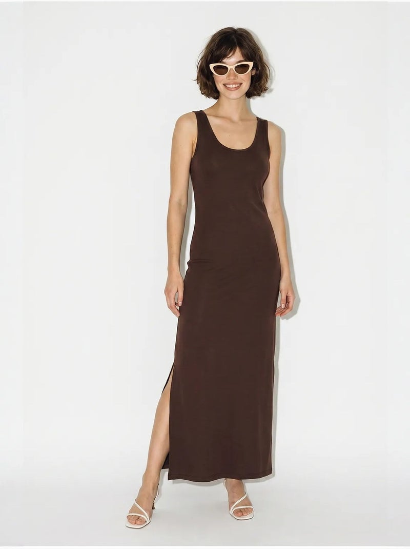 Vestido maxi reto sem mangas com fenda lucci Castanho-chocolate - Kiabi