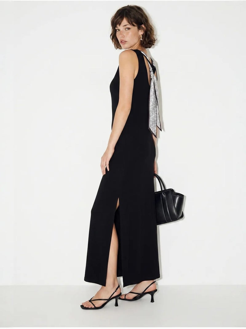 Vestido maxi reto sem mangas com fenda lucci Preto - Kiabi