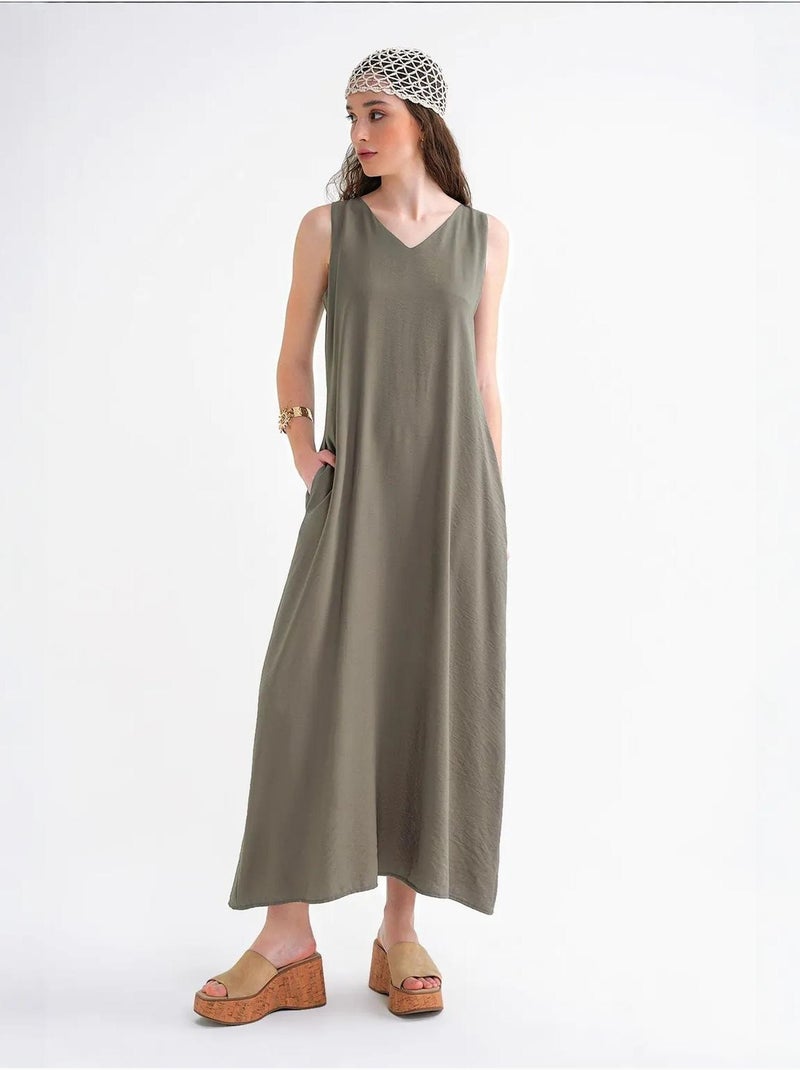 Vestido maxi sem mangas com decote em v e bolsos mixray Cáqui - Kiabi