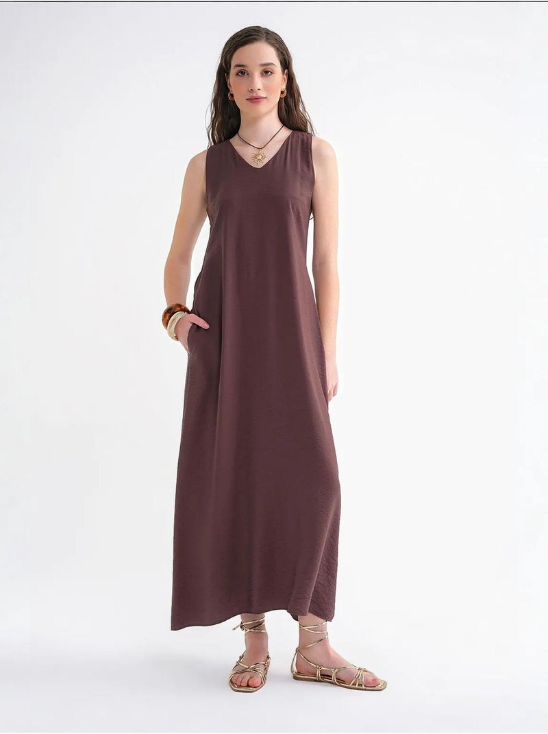 Vestido maxi sem mangas com decote em v e bolsos mixray Castanho-claro - Kiabi