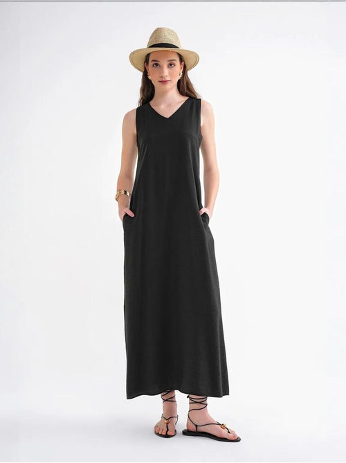 Vestido maxi sem mangas com decote em v e bolsos mixray - Kiabi Vestido maxi sem mangas com decote em v e bolsos mixray - Kiabi