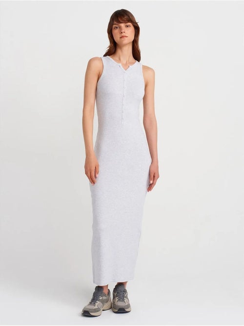 Vestido maxi sem mangas em mistura de algodão canelado dilvin - Kiabi Vestido maxi sem mangas em mistura de algodão canelado dilvin - Kiabi