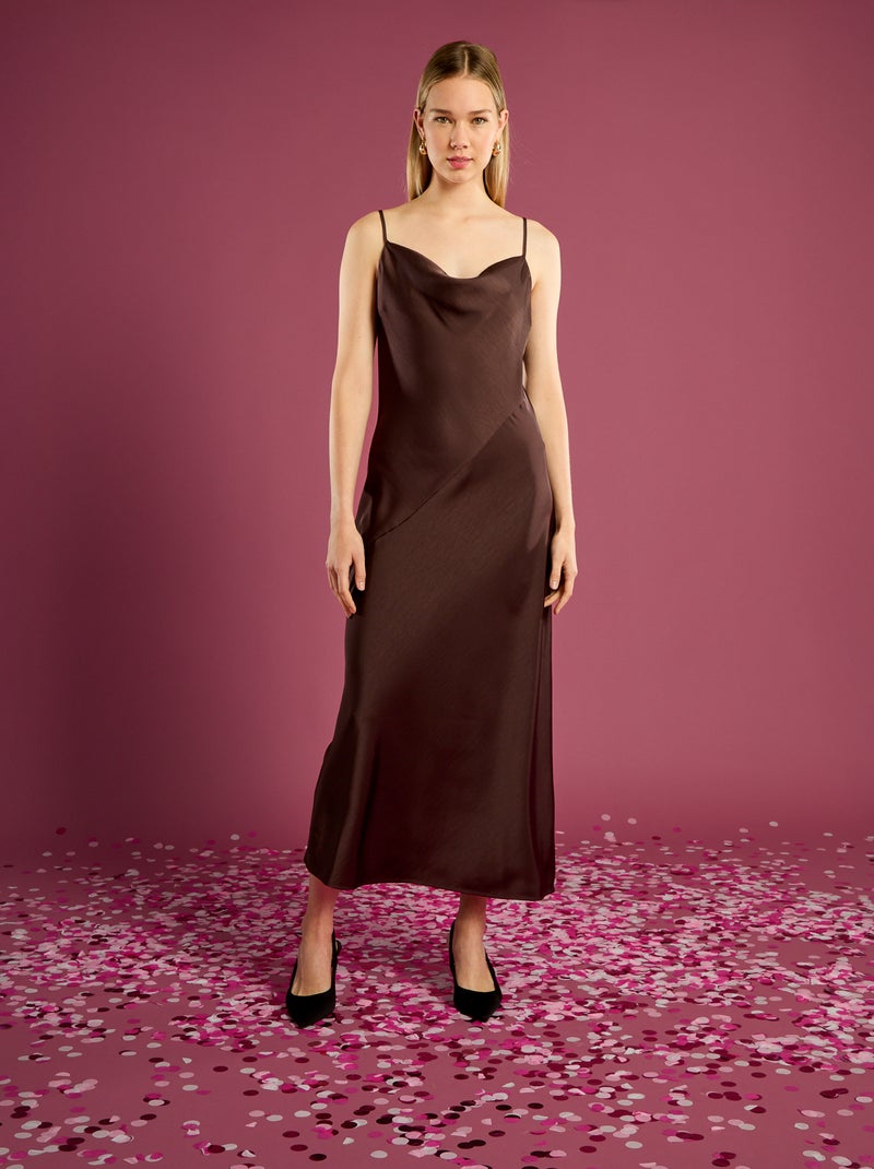 Vestido midi acetinado liso corte comprido e costas descobertas Castanho - Kiabi