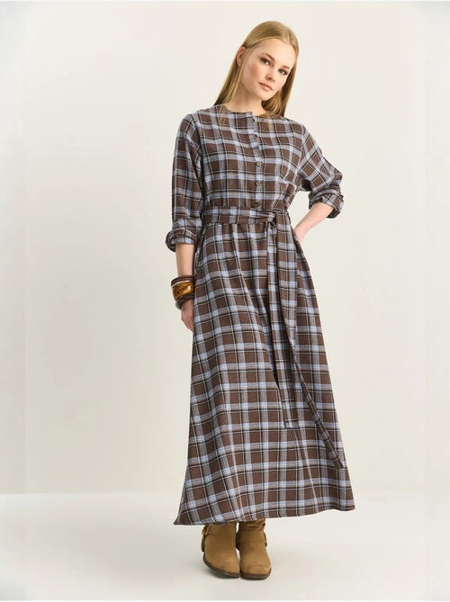 Vestido midi aos quadrados com cinto lucci - Kiabi Vestido midi aos quadrados com cinto lucci - Kiabi
