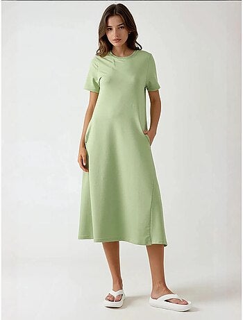 Vestido midi básico com decote redondo e manga curta, hiccup