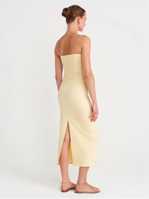 Vestido midi bodycon sem alças com racha dilvin - Kiabi Vestido midi bodycon sem alças com racha dilvin - Kiabi