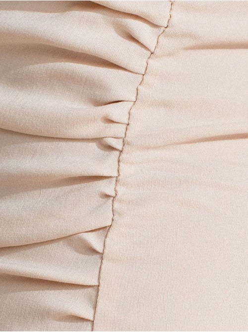 Vestido midi bodycon sem alças com racha dilvin - Kiabi Vestido midi bodycon sem alças com racha dilvin - Kiabi