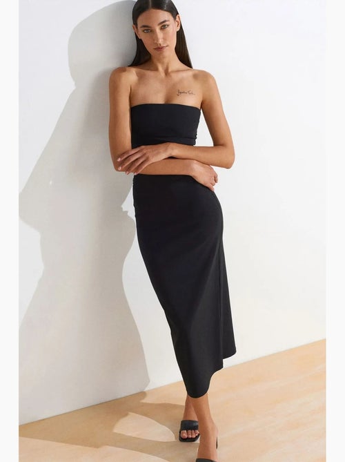 Vestido midi bodycon sem alças com racha dilvin - Kiabi Vestido midi bodycon sem alças com racha dilvin - Kiabi