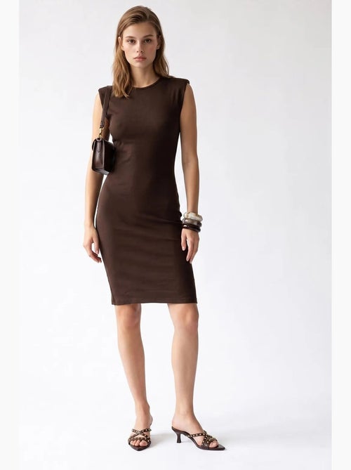 Vestido midi bodycon sem mangas com canelado mixray - Kiabi Vestido midi bodycon sem mangas com canelado mixray - Kiabi