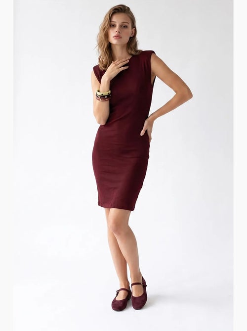 Vestido midi bodycon sem mangas com canelado mixray - Kiabi Vestido midi bodycon sem mangas com canelado mixray - Kiabi