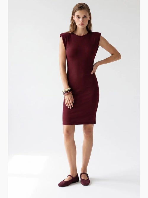 Vestido midi bodycon sem mangas com canelado mixray - Kiabi Vestido midi bodycon sem mangas com canelado mixray - Kiabi