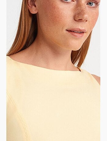 Vestido midi bodycon sem mangas com racha dilvin